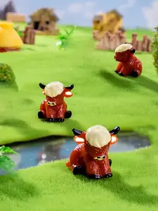 10pcs Mini Highland Cow Figurines, Cute Resin Animal Sculptures, Suitable For DIY Crafts And Garden Decorations, Farm Theme Decorations, Perfect With Halloween, Christmas, Easter, Thanksgiving And Other Holiday Decorations, Autumn Home Collection Ornament