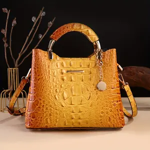 Women's Luxurious Crocodile Pattern Tote Bag - Vintage Style Handbag with Tassel Details and Adjustable Shoulder Strap, Zipper Closure, Suitable for Travel and Social Events