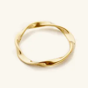 Essential Ripple Ring