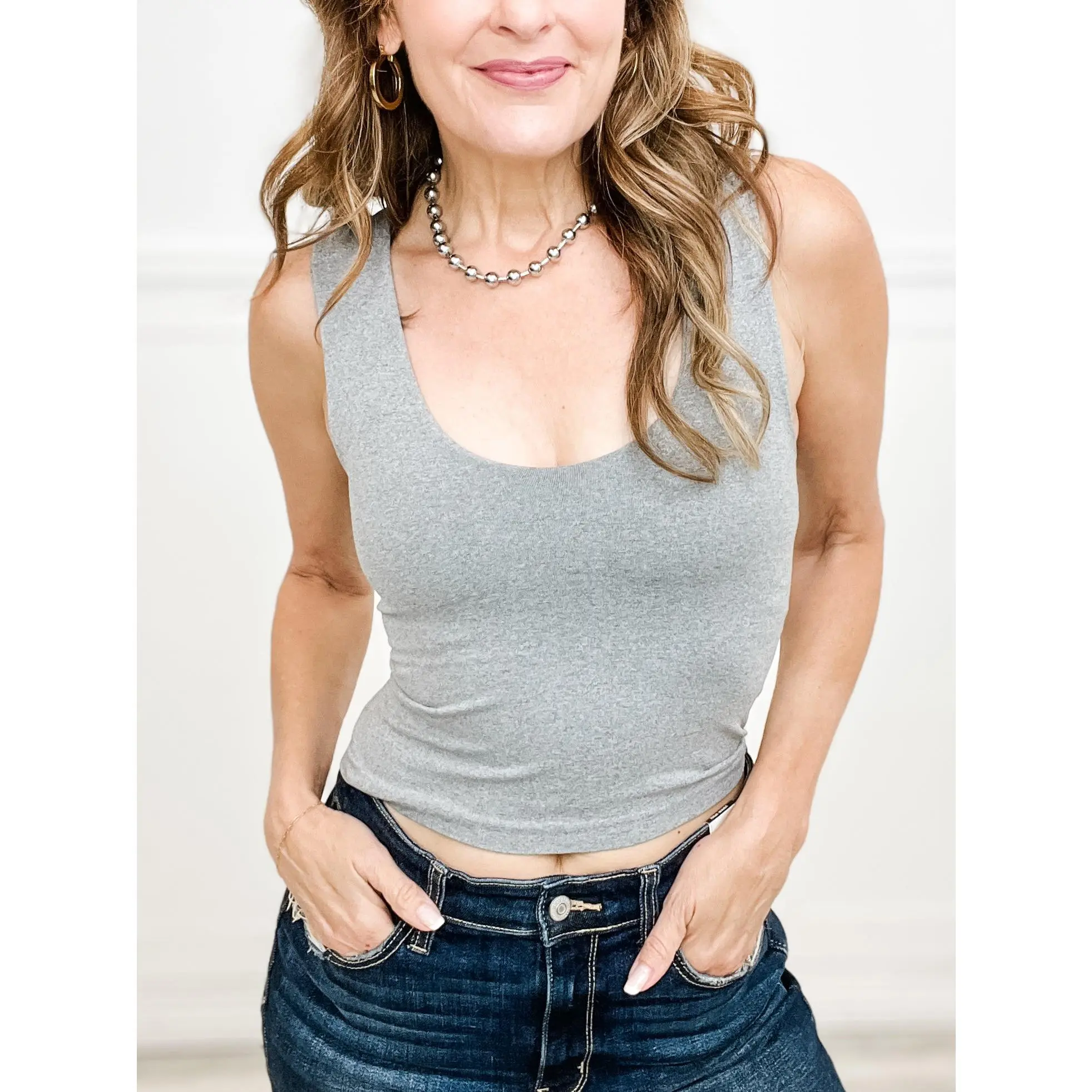 U-Neckline Seamless Cropped Tank Top