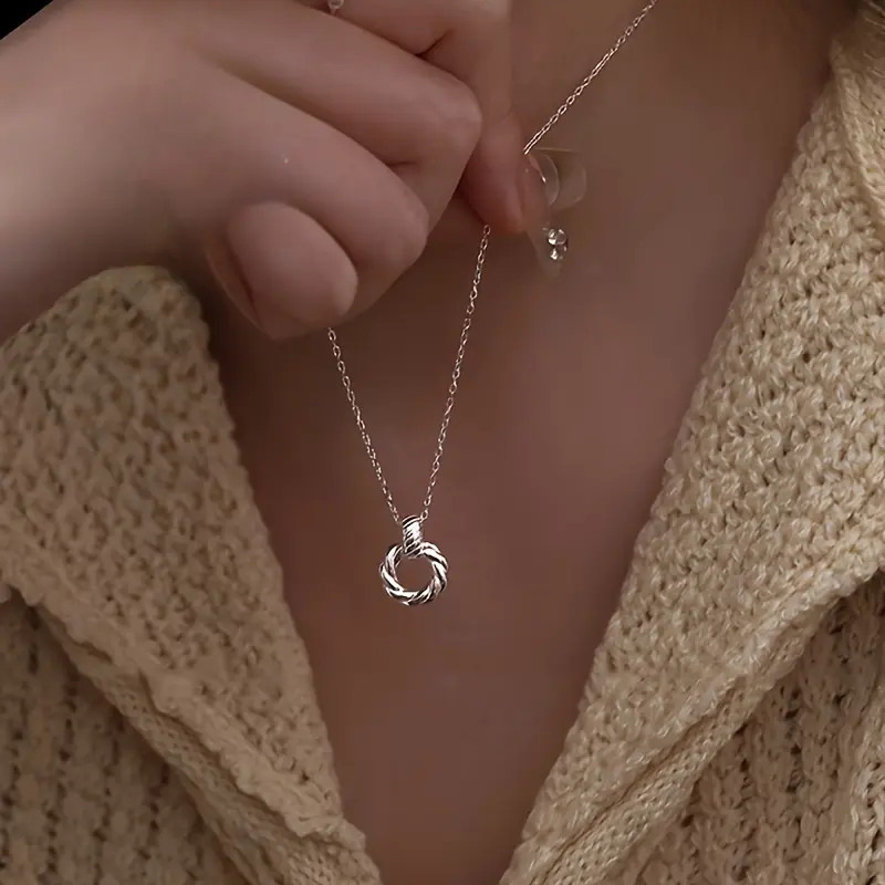 925 Silver Twisted Wire Necklace with a Small Round Pendant for Women, Elegant Low-Allergy Jewelry for Casual Daily Wear, Valentine's Day, Women's Fashion, All Seasons, Female