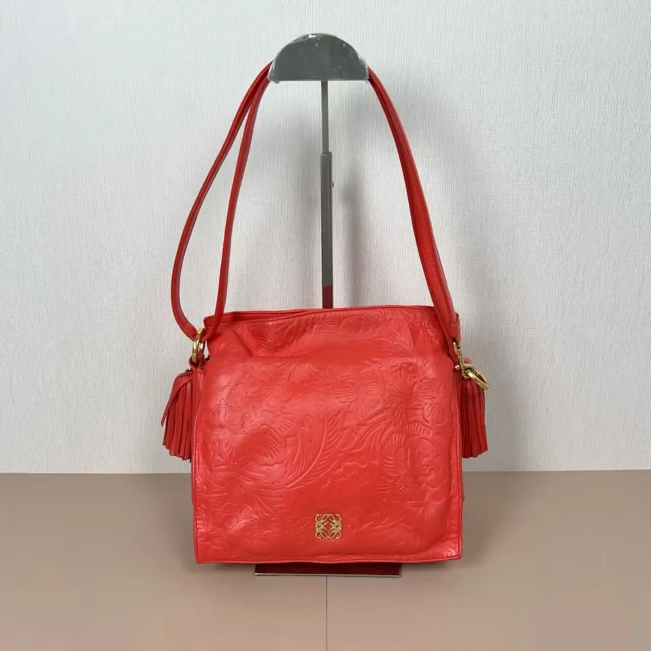 Pre-owned leather Shoulder Bags Loewe Flamenco Tassel shoulder bag qiqicj6110