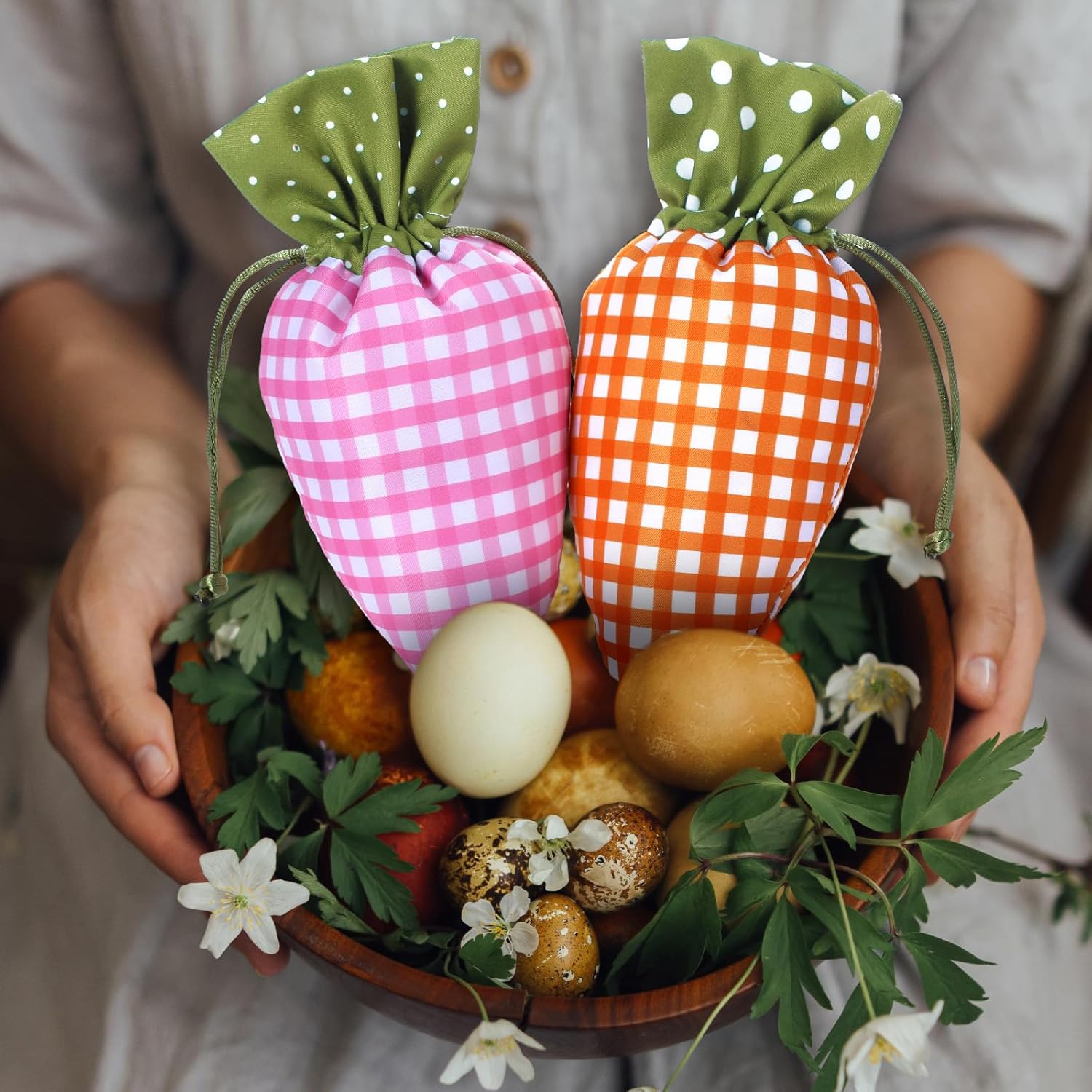 12/24 Pcs Easter Carrot Goodie Bags Fabric Drawstring Candy Bags Treat Gift Bags for Student Adult Office Employee Coworker,Easter Basket Stuffer for Egg Hunt,Outdoor Church School Classroom Decorations,Spring Birthday Party Supplies,Class Gift Exchange