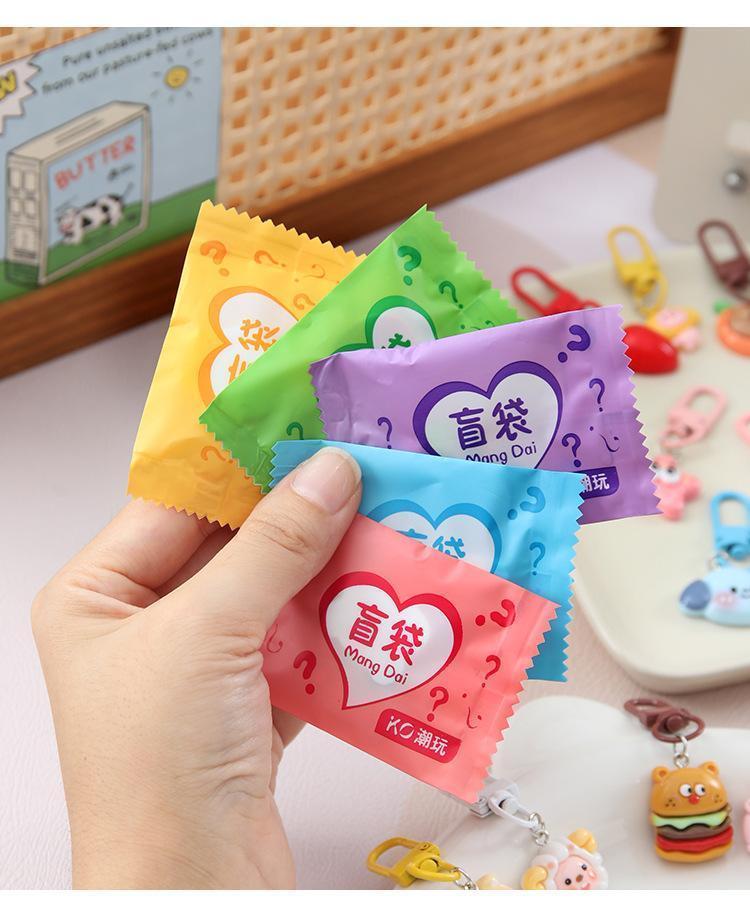 New cute cartoon keychain blind bag girl heart versatile small pendant stall activity hot small gift