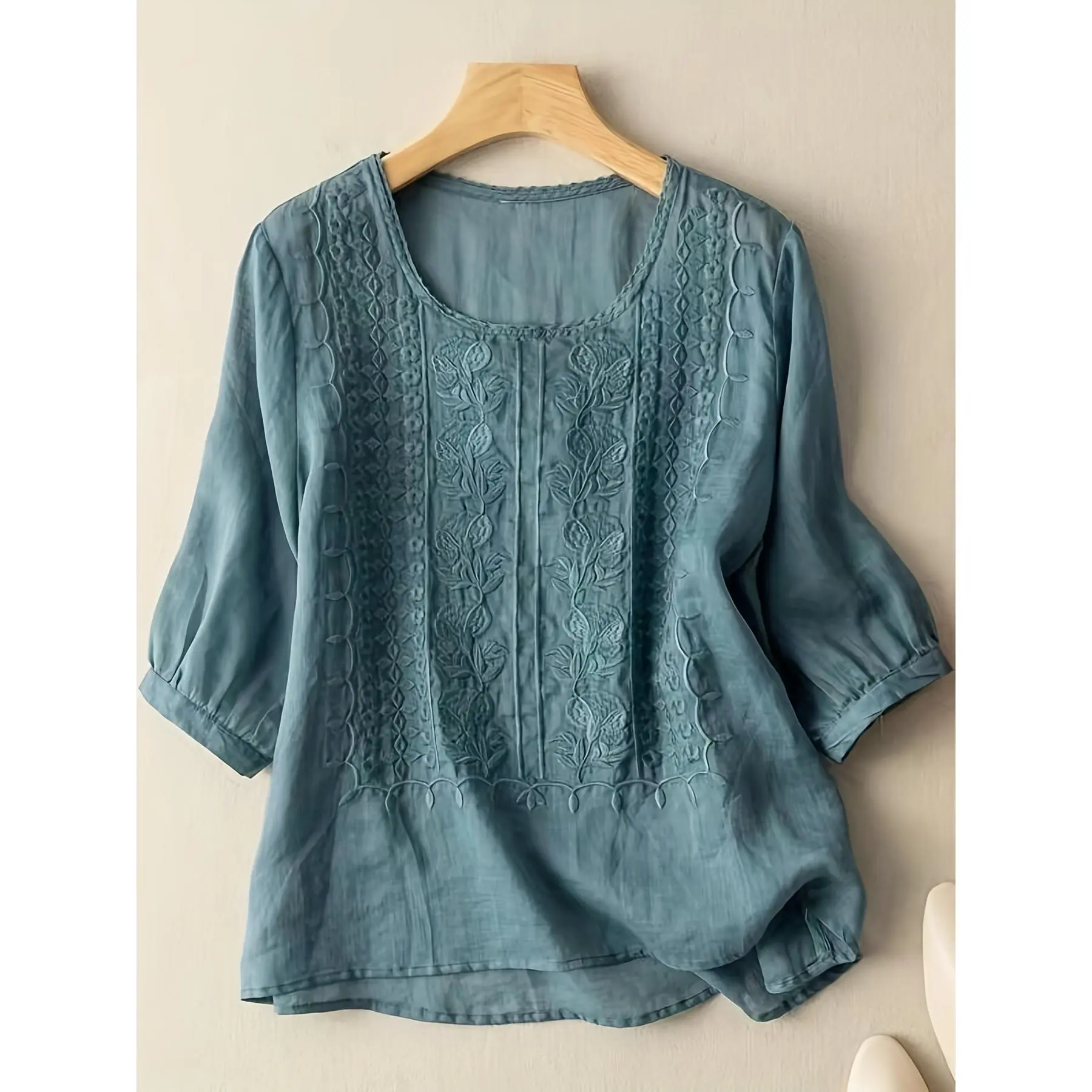 Women'S Cotton Linen Embroidered T-Shirt in Various Colors and Sizes  Tops Elegant  White Chic Boho Clothes Cold Shoulder Collar Crewneck Fabric Womenswear Blouses Solid