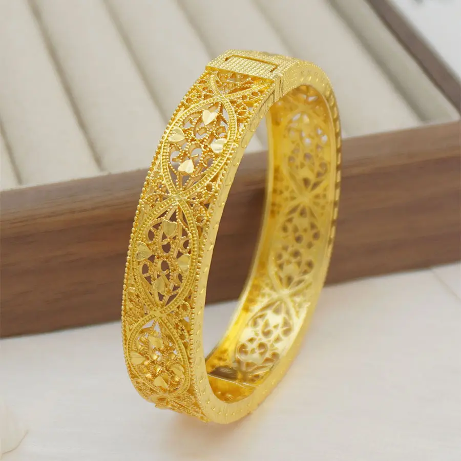 Heart shaped bracelet (1 piece)