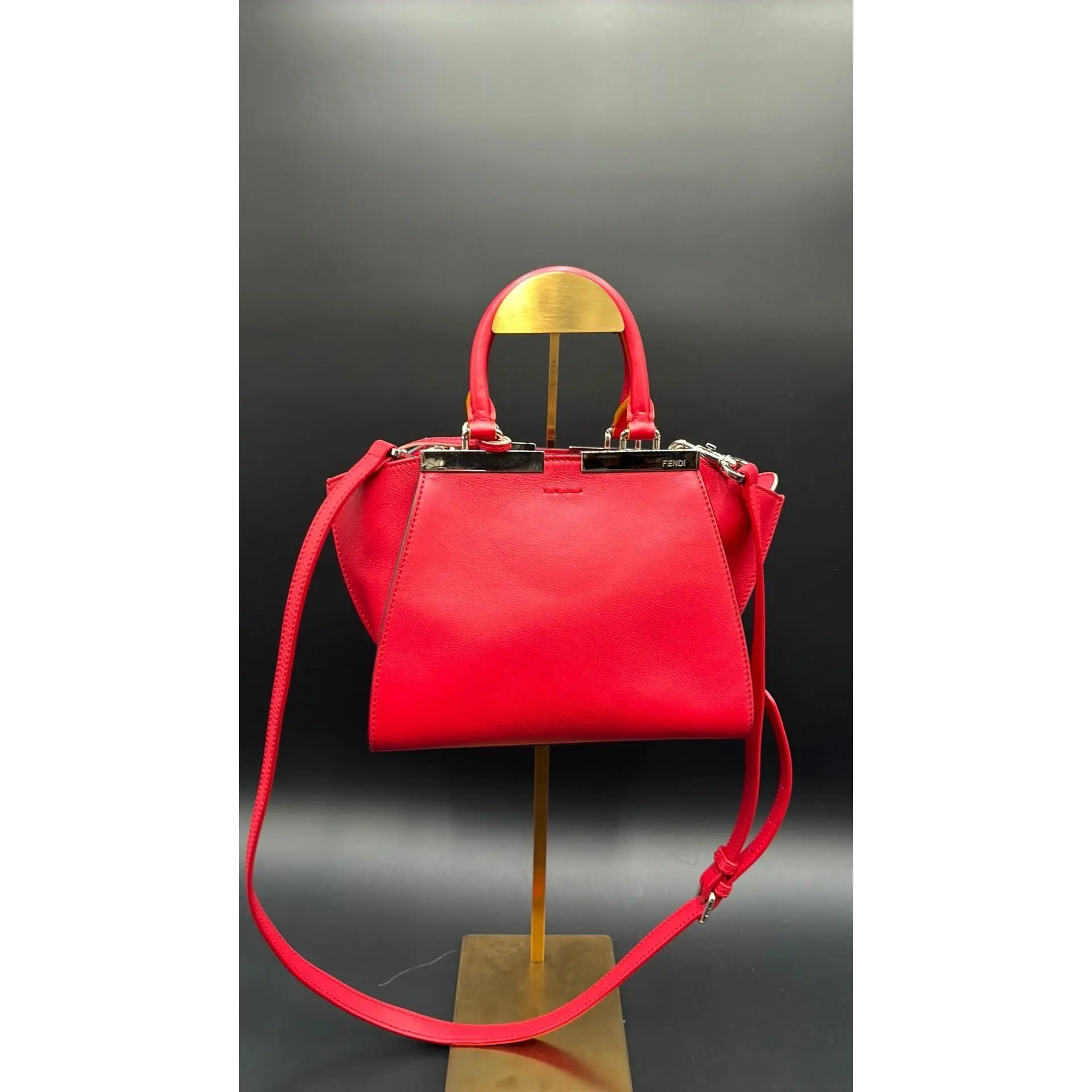 Pre-owned Leather Luxury Bags & Accessories Fendi Mini 3Jours Tote Bag, Red Date Code: 8BH3335QT1788465. Entrupy ID: 6H4JV3T.