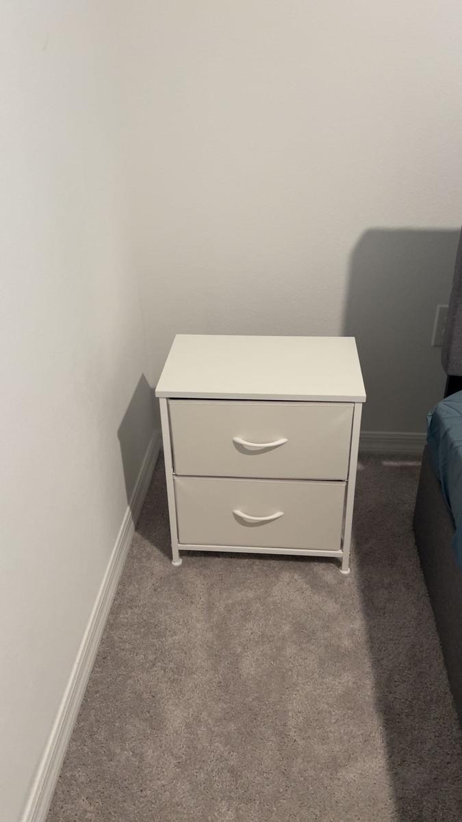 Item: White - Set of 1