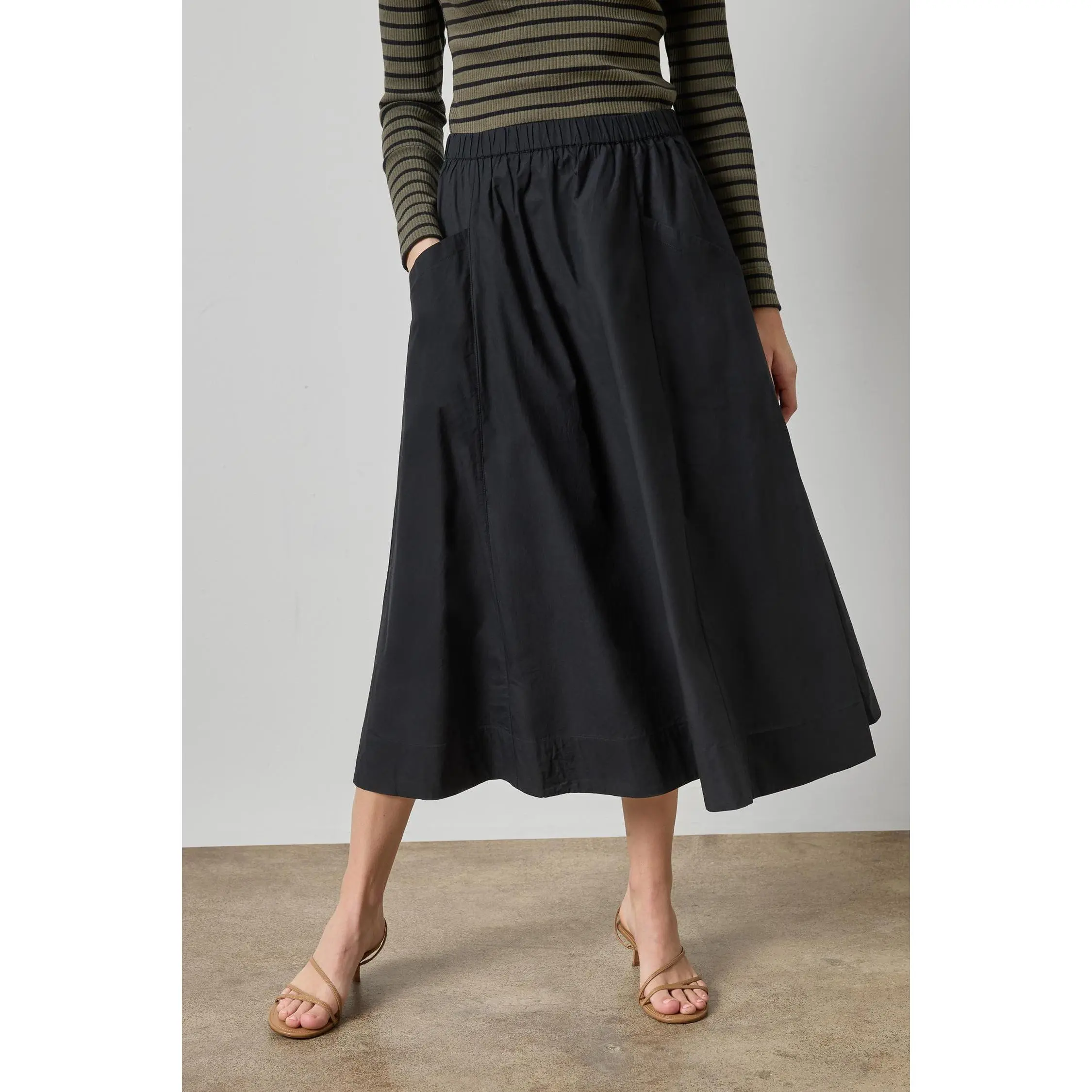 Elastic Waist Paneled Skirt