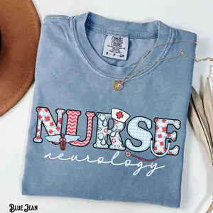 LuckyMagicTee Neuro Nurse Shirt Comfort Colors Feather Pattern Short Sleeve Crew Neck Casual Top for RN NP Neurology Gifts