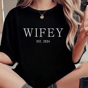 Women's short-sleeve casual graphic T-shirt-'Wifey est. 'design Top Womenswear