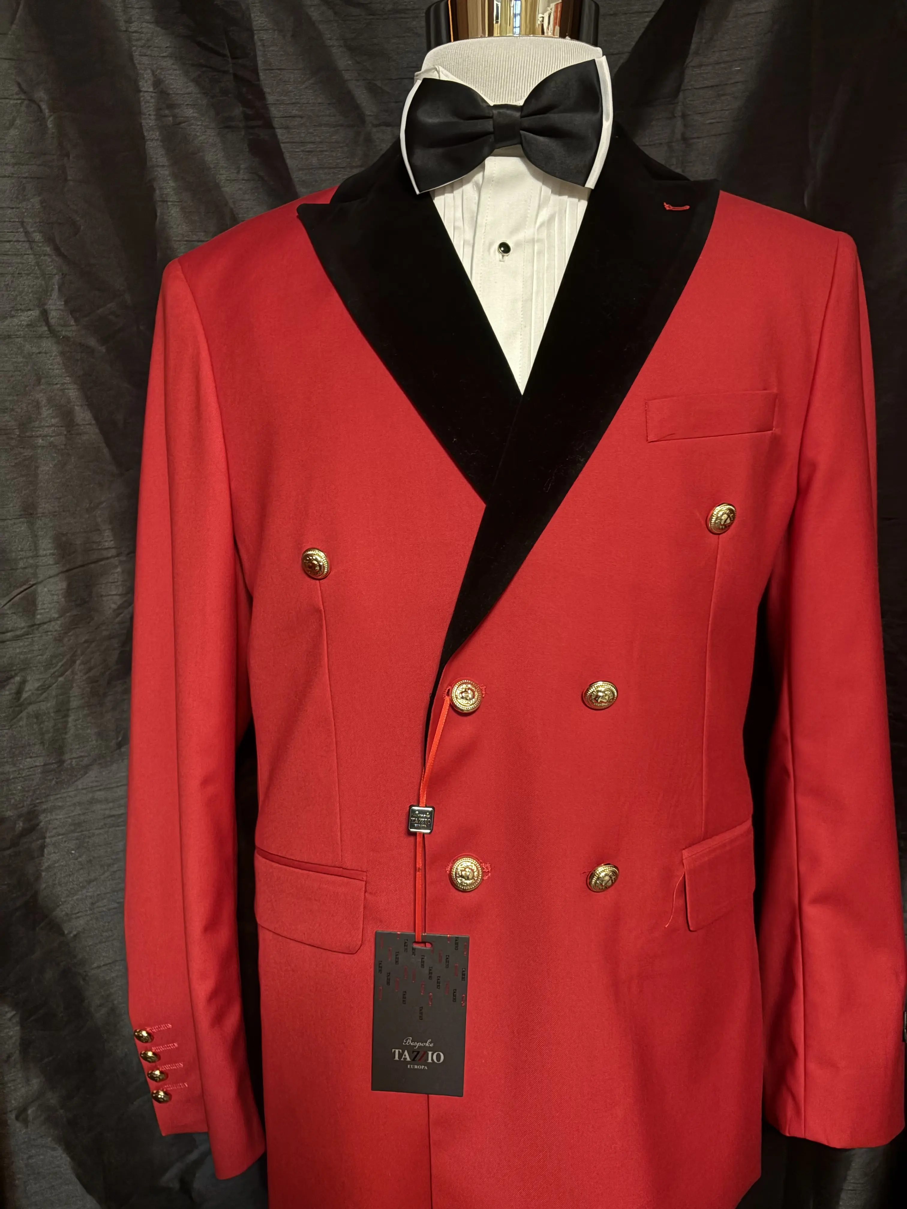 Men’s suits (46R)