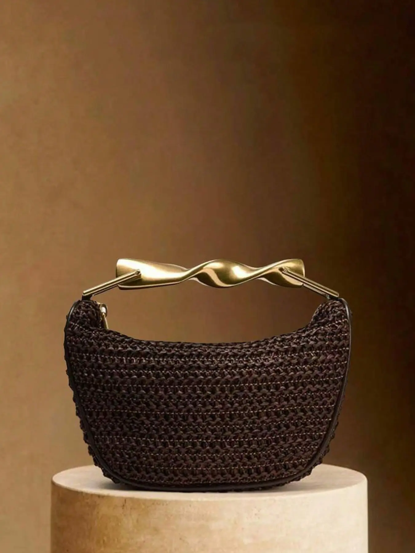 Wave metal handle, mini portable crossbody dual-use, artistic and niche design, detachable shoulder strap crossbody armpit bag, autumn and winter shopping and date dressing bag, dinner handbag, Elegant straw bag, Casual crossbody bags
