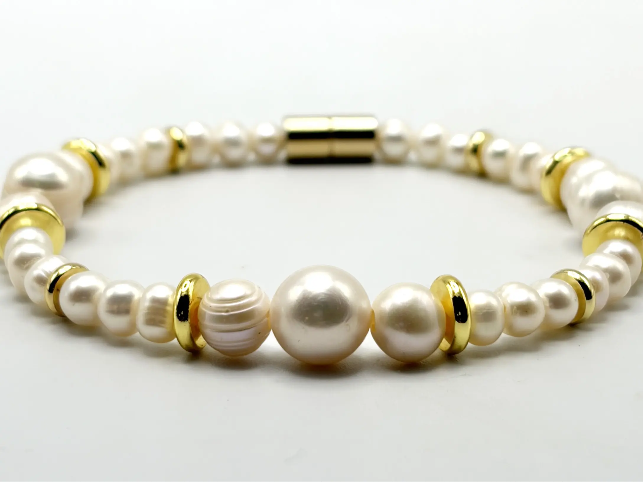 Pearl Bracelet Graduated Beads with Gold Spacers – Magnetic Clasp – Classic Unisex Jewelry