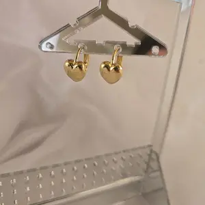 Argollas 168 Pequeñas en Forma de Corazon Gold Heart Shaped Small Hooks