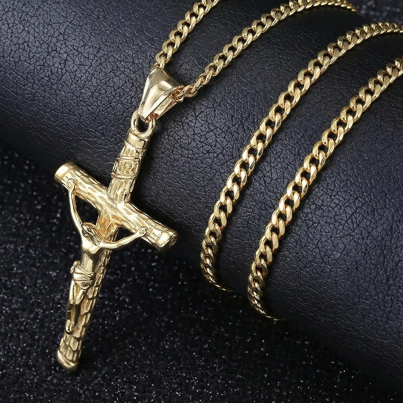 【Father's Day Gift】Jesus Christ Crucifix Cross Necklace for Men Unisex Stainless Steel Cuban Chain Necklace with Cross Pendant 16-26 Inches