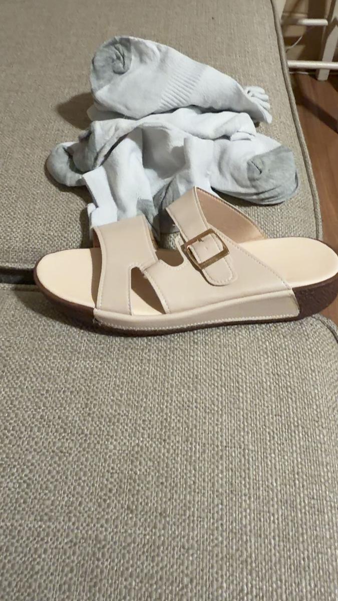 Item: Beige, US 8.5