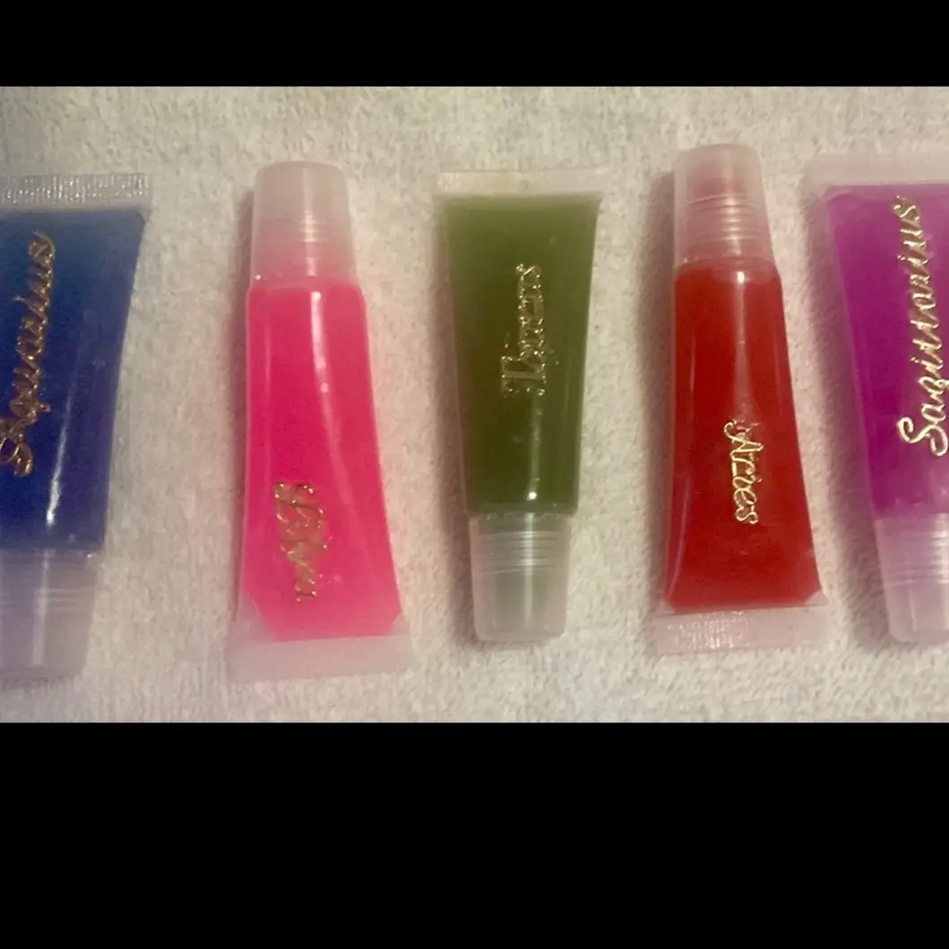 Lip Gloss with Design - US Market Lipstick Moisturizing Transparent
