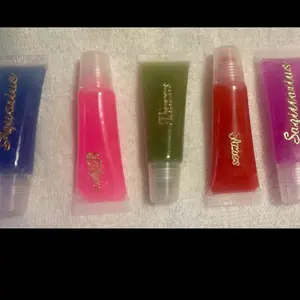 Lip Gloss with Design - US Market Lipstick Moisturizing Transparent