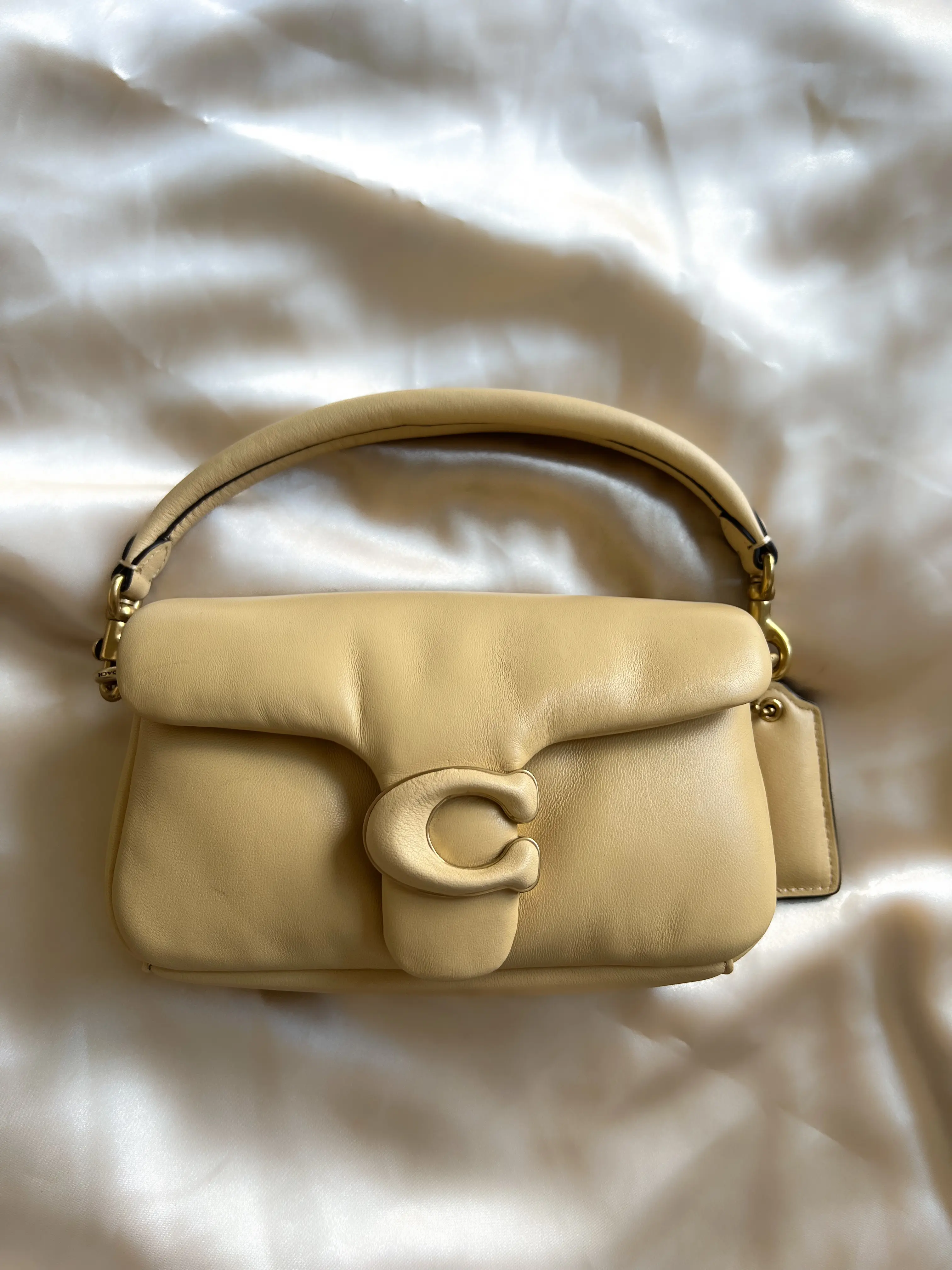 Pre-owned coach Leather Crossbody Bags Pillow Tabby 26 Beige Bag
