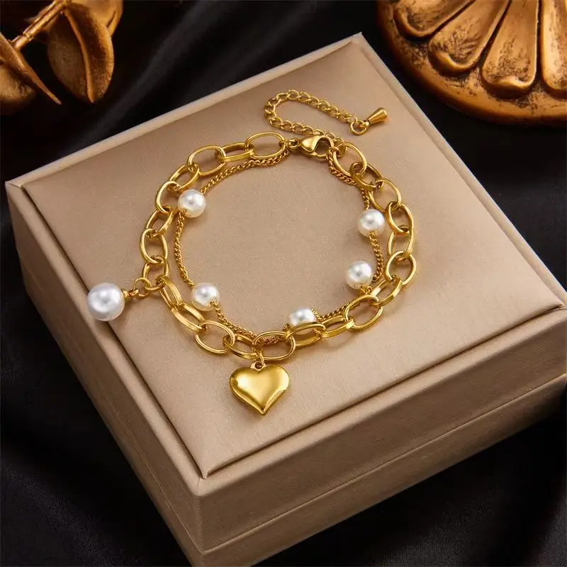Elegant Gold Heart Charm Bracelet with Pearl Accents for Women's Fashion Jewelry