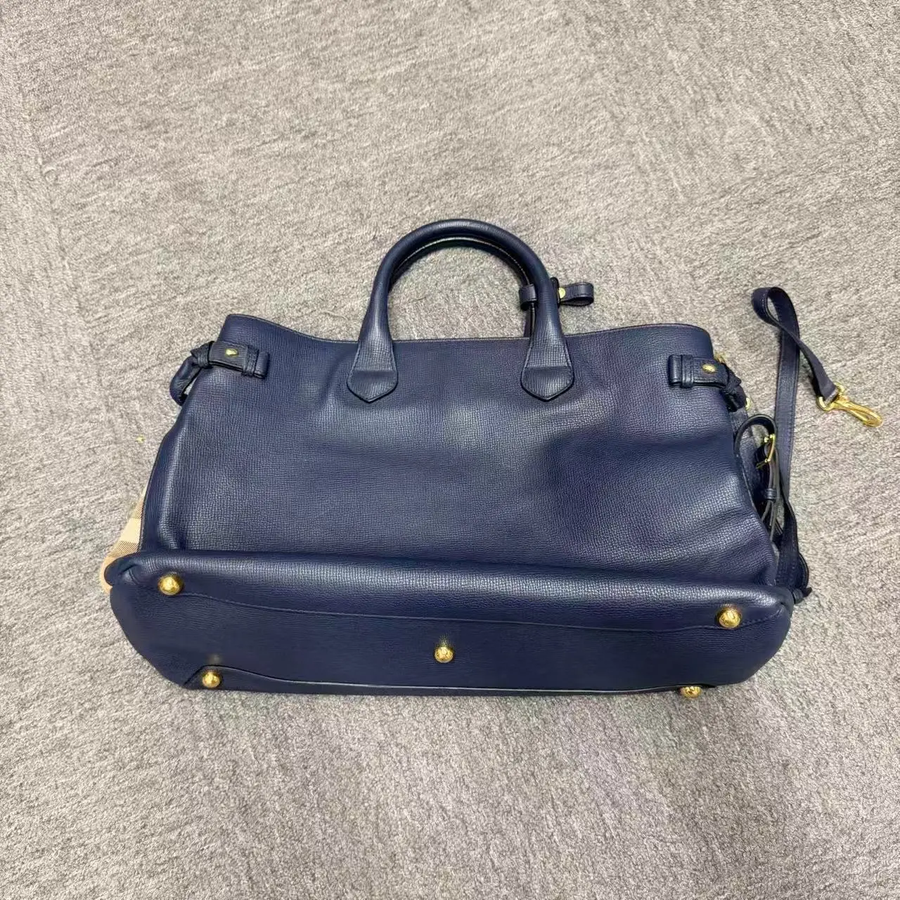 Pre-owned BURBERRY Pre loved Navy Blue Grained Leather Satchel Tote Bag with Crossbody Strap