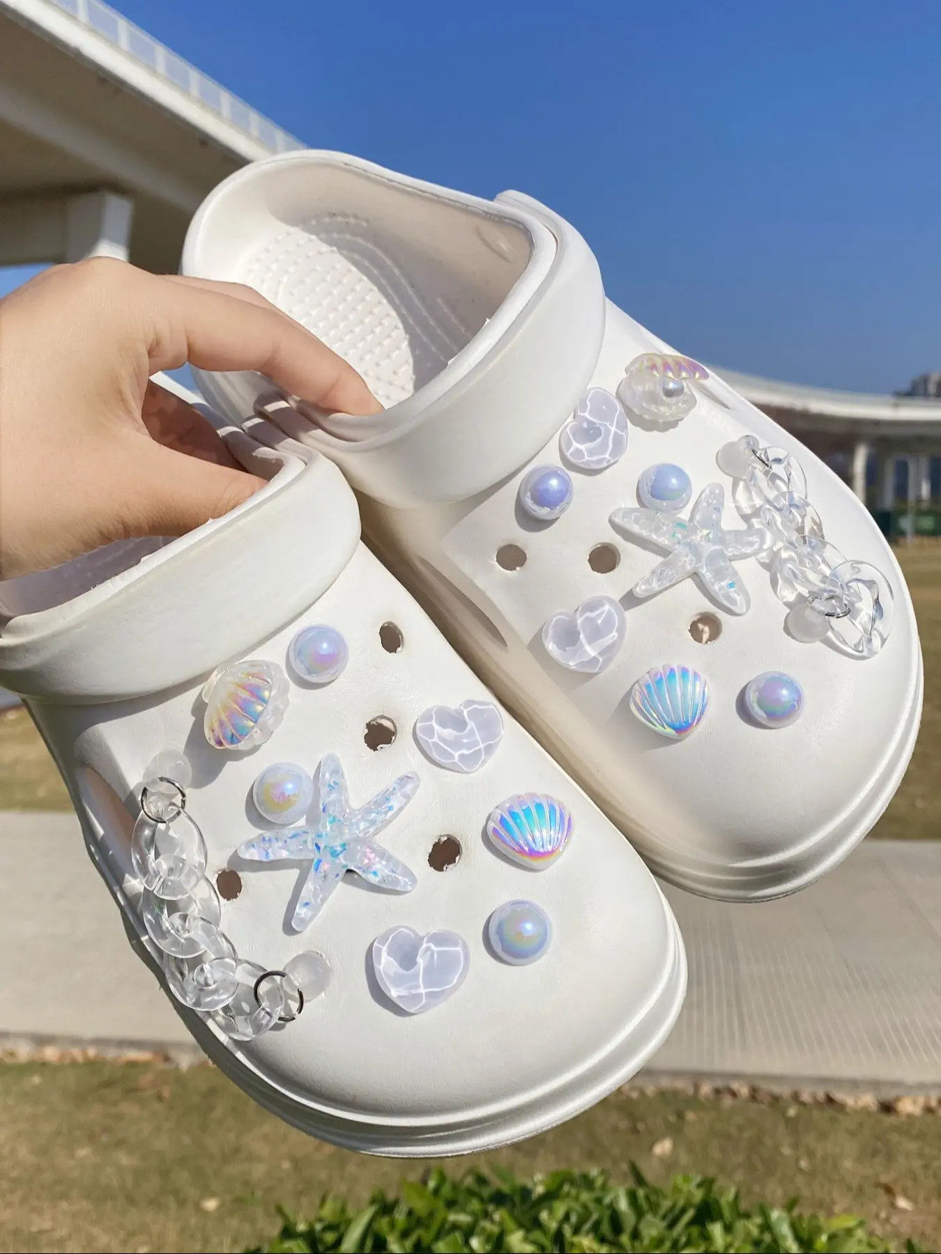 18 Piece Shoe Decorations Set, Starfish Shell Heart Pearl Chain DIY Removable Accessories, Fun Multifunctional Gift for Parties, Bling Shoe Charms, Shoe Embellishment Set, Decorative Shoe Accessories