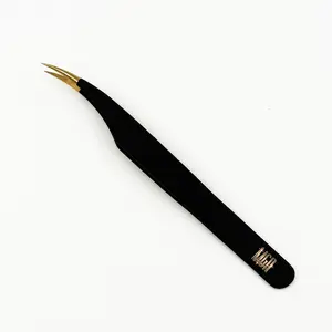 Luxury Fiber Matte Tweezer 2