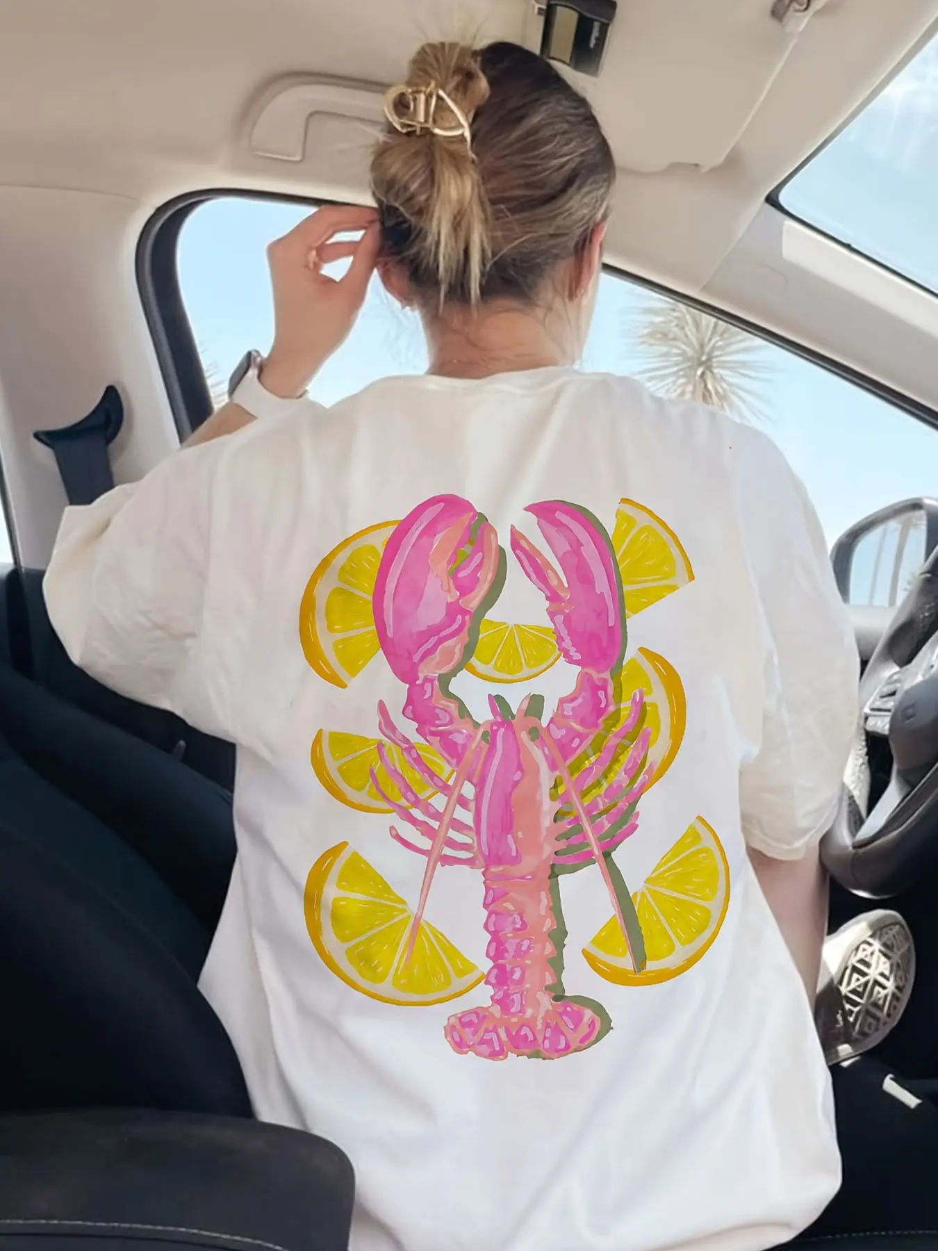 Women's White Crew Neck Short Sleeve Casual Loose T-Shirt With Vibrant Pink Lobster & Lemon Print, Fun Oversized Top For Beach & Summer Outfits, Animal Tee, Casual Tee Tops