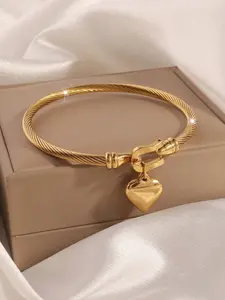 Women's Stainless Steel Love Bracelet, Heart Charm Bracelet, Durable & Stylish Accessory for Everyday Use, Perfect Gift Idea for Her