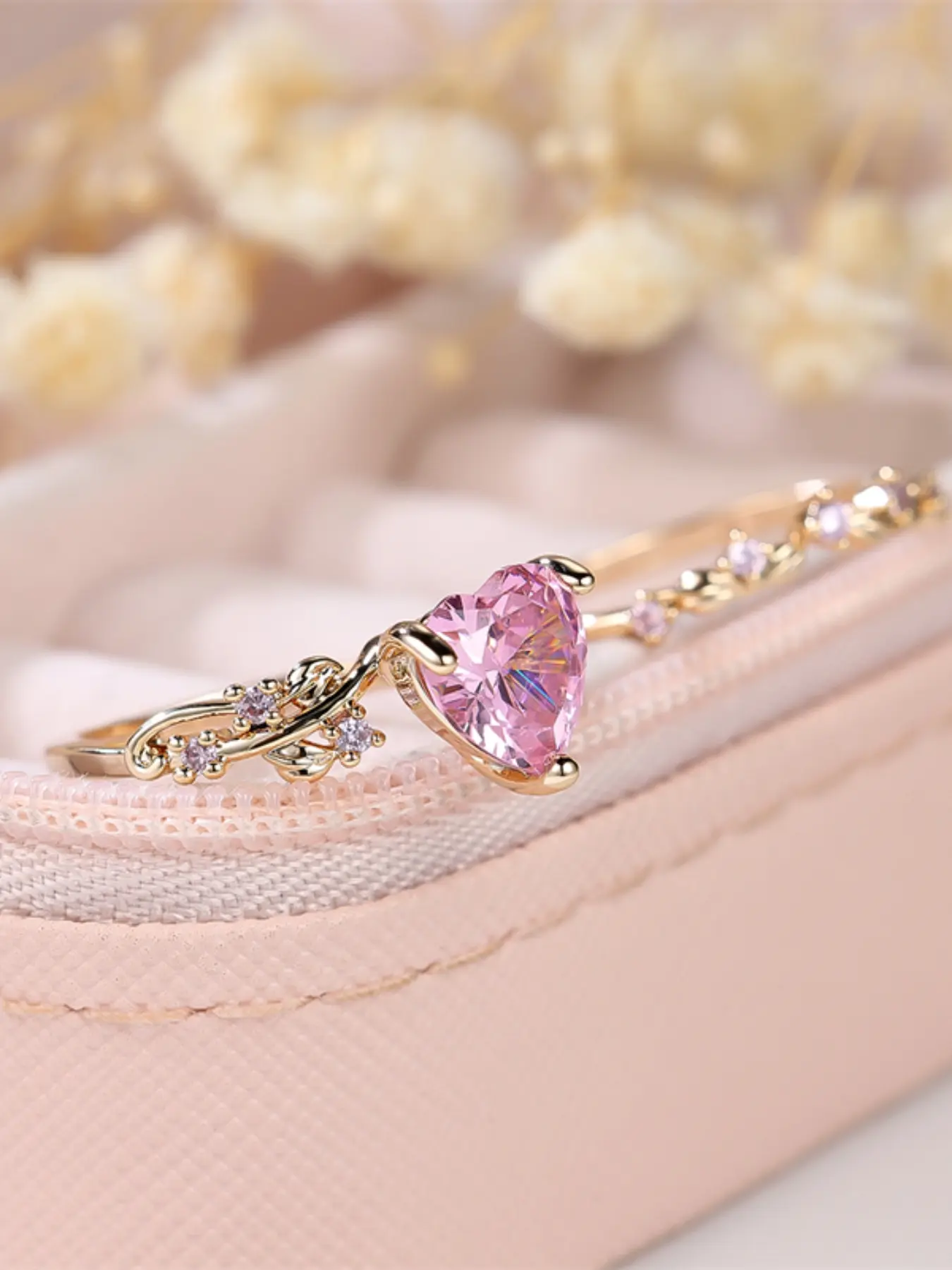 A heart-shaped set ring made of synthetic pink zirconia is fashionable and high-end, suitable for women to wear at travel parties Beautiful Rings Artificial Zircon Rings
