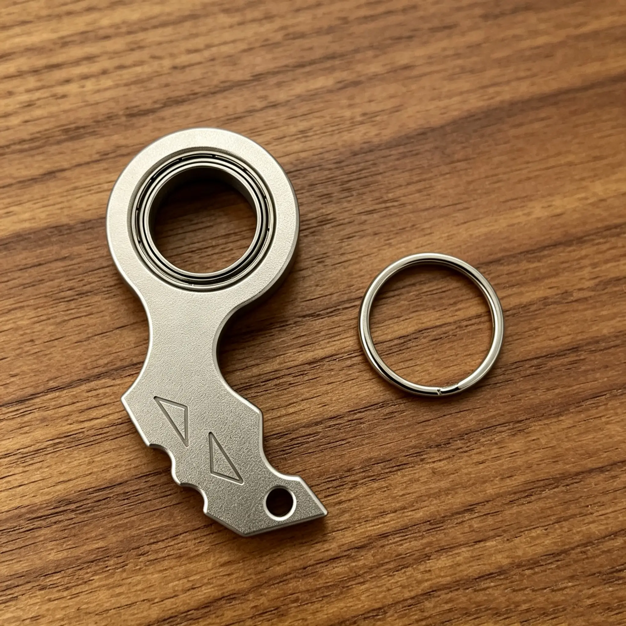 Premium Aluminum Karambit Fidget Spinner Keychain, Quiet Rotation Anxiety Relief Toy, Portable Everyday Carry Key Holder for Gifting Compact Stylish