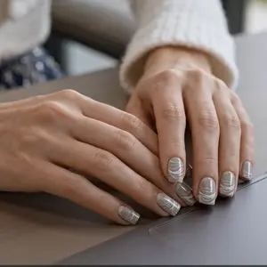Summer Ripple  press-on nail