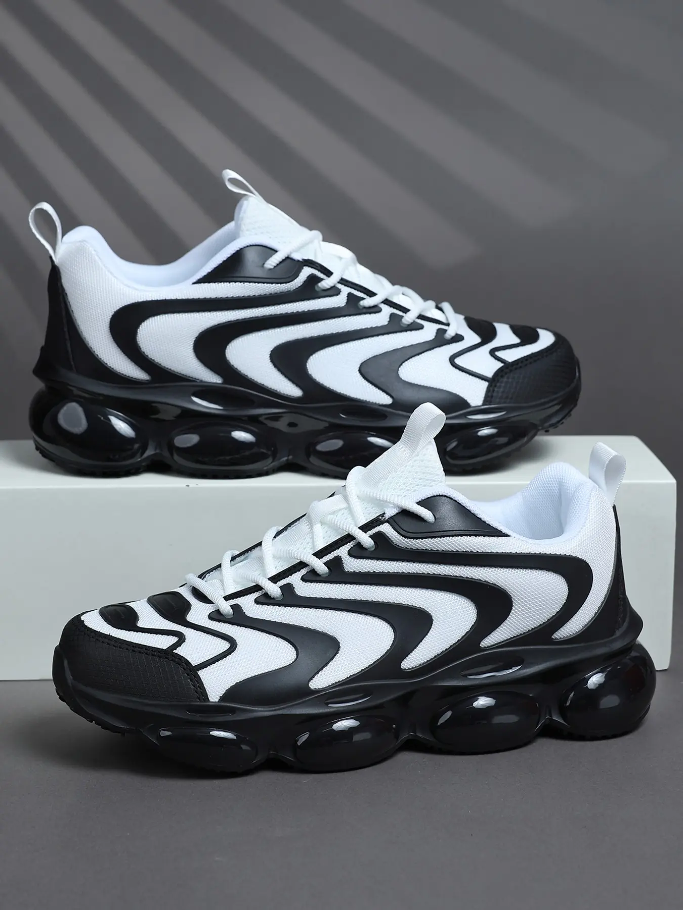 Men's Casual Letter Print Lightweight Athletic Sneakers, Breathable Mesh Upper, PU Textile & Tpu Sole, All-Season Comfort Shoes, Unisex Outdoor Footwear, Sports Sneakers, Trendy Fashion Sneaker, Sporty Low Top, Sneakers Fashion Footwear