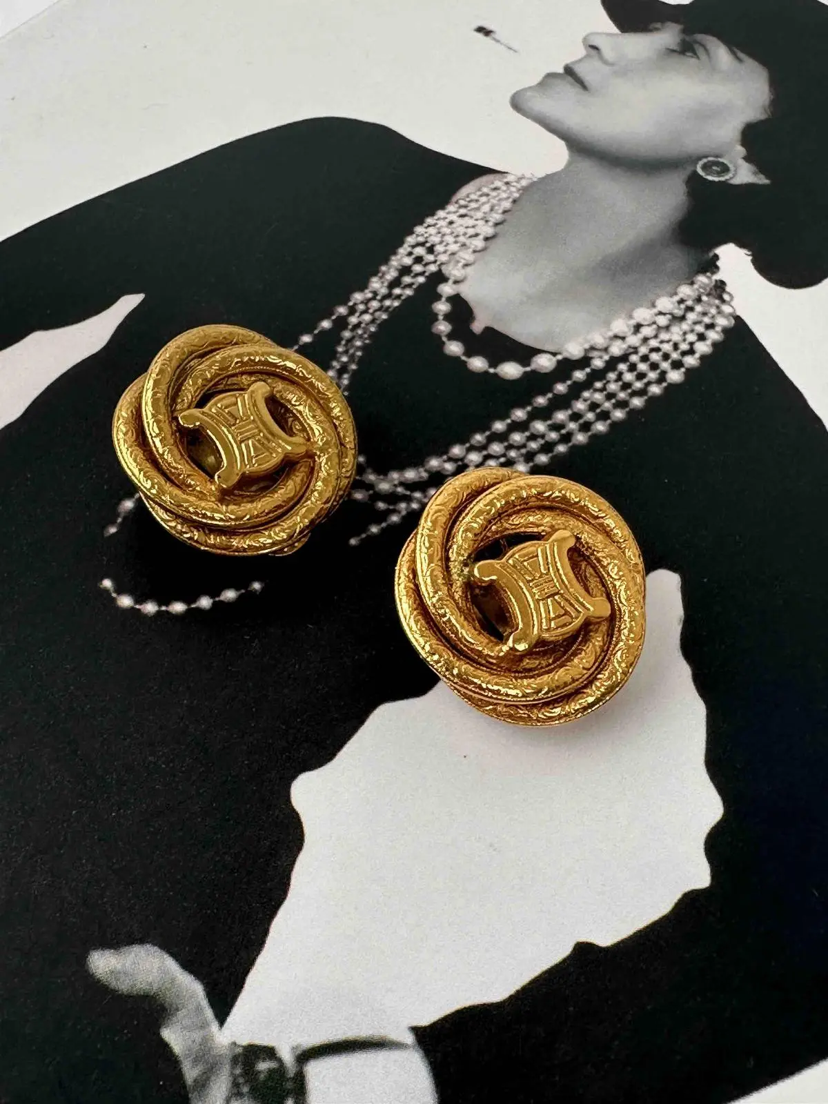 Pre-owned Celine As Shown Shoulder Bags Earrings (Plated) MRA302
