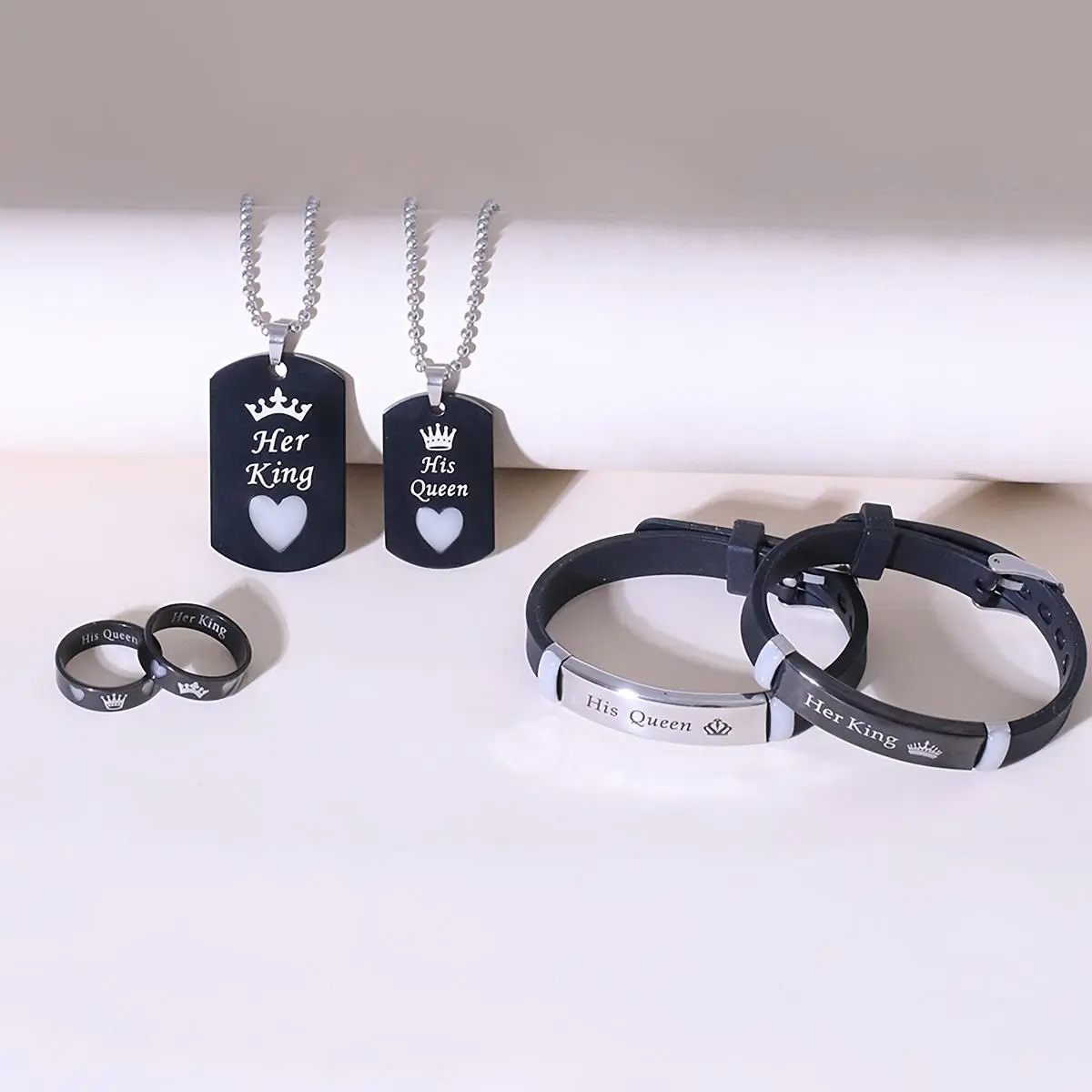 6pcs Set Glow-in-the-Dark Heart Crown "Her King His Queen" Stainless Steel Couple Necklace Bracelet Ring Set, Women's Fashion Love Promise Gift JewelryThe perfect gift choice.