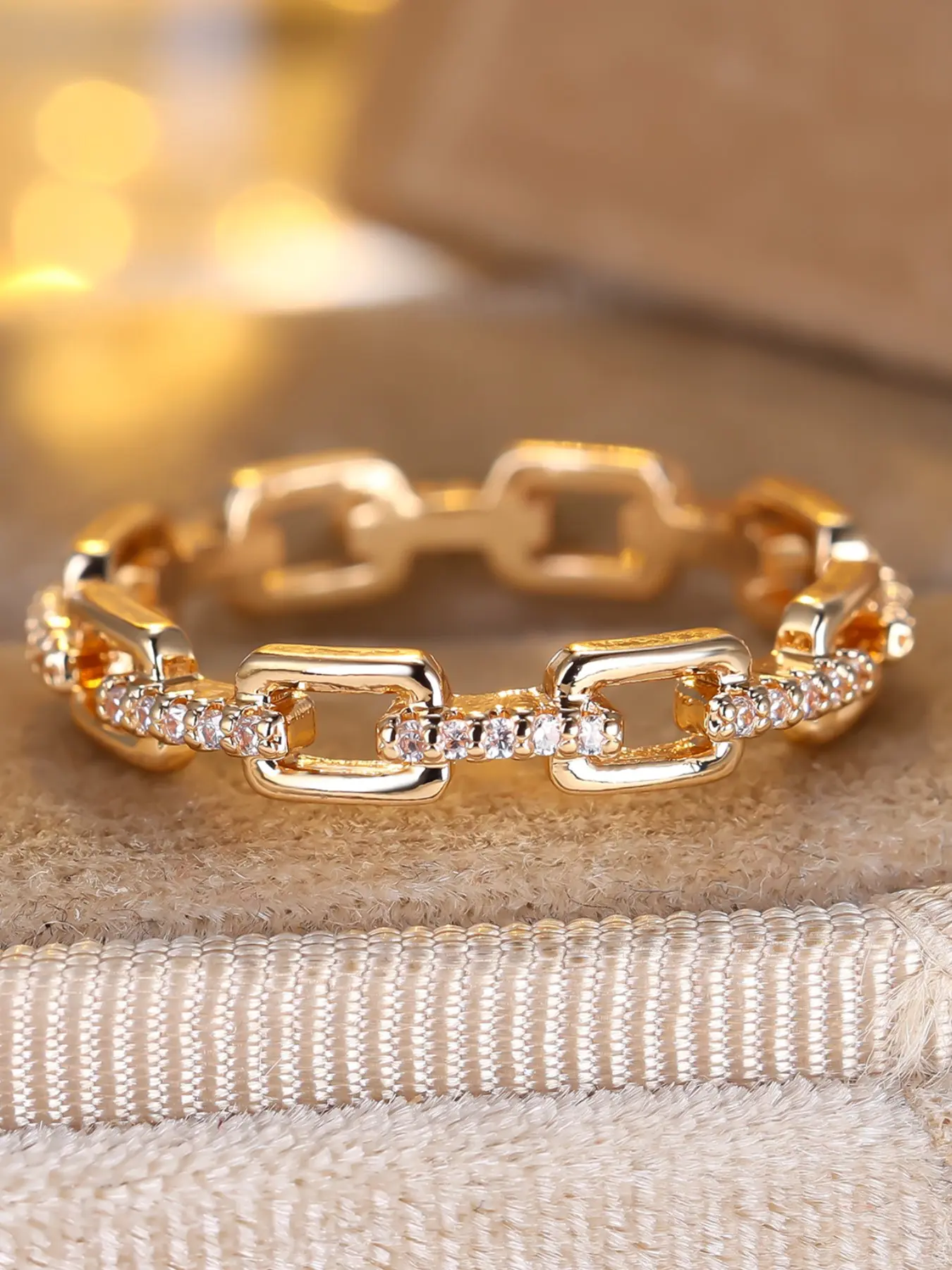 Minimalist Band Rings, Beautiful Rings, Dainty Stacking Rings for Women & Man, Golden Color Chain Design Rings Synthetic Zirconia Stackable Finger Ring, Artificial Zircon Ring, Perfect Gift for Birthdays & Anniversaries