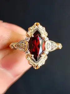 Vintage Charm Elegant Red White Cubic Zirconia Golden Ring for Women Beautiful Wedding Engagement Ring Baroque Jewelry Birthday Party Anniversary Christmas Gift Cubic Zirconia Rings