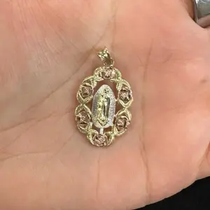 Dije de la Virgen María en oro de 10K