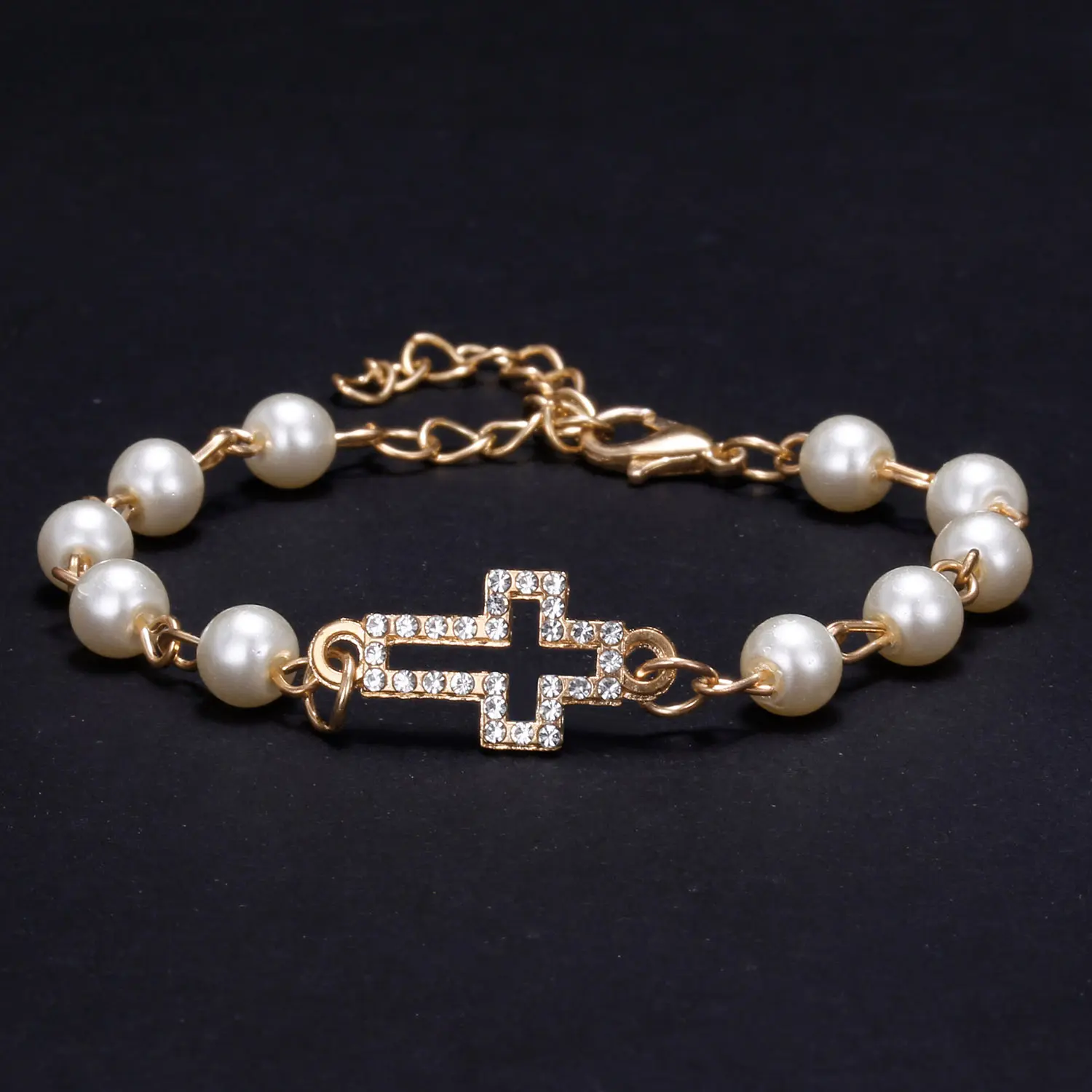 Bracelet for Women with Imitation Pearls and a Hollow Cross Pendant, Elegant and Stylish Jewelry Accessory, Accessories For Women, Stylish Accessories