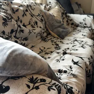 【SlumberHome】 Plant Leaf Pattern Sofa Cover Durable Chenille Slipcover for Home Living Room Pet-friendly All-Season Use Resistant to Scratches couch cover for sofa Dustproof Couch Protector Elastic Furniture Protector