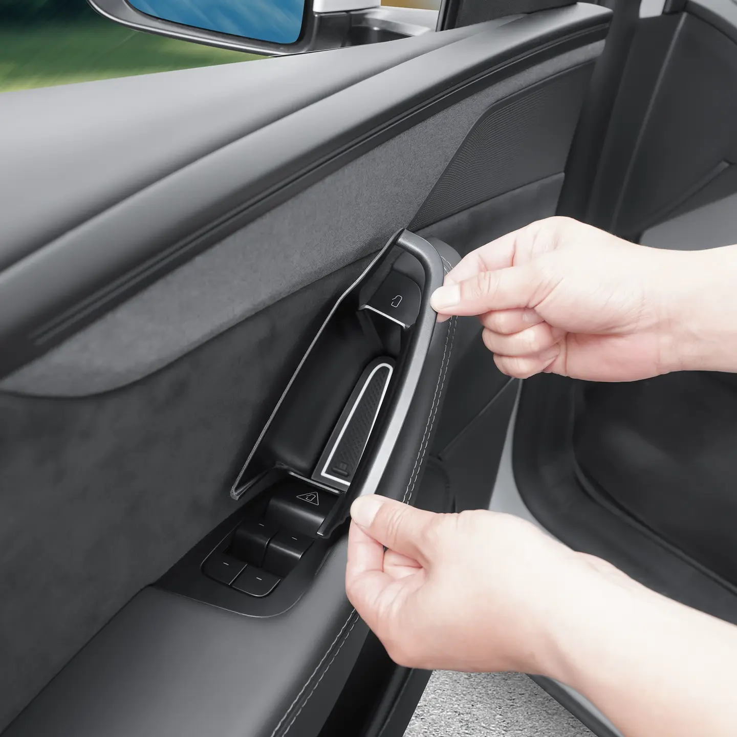 4pcs front and rear door storage boxes, interior door handle storage boxes, Car storage organizer, Car Accessories, For Tesla Model Y Juniper, ABS plastic material, black, does not affect door buttons, only suitable for left-hand drive vehicles
