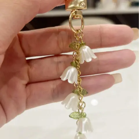 Orchid Design Keychain, Floral Pattern Keychain, Cute Keychain for Women & Men, Fashion Accessories for Bag Decoration, Trendy All-match & Exquisite Keychain for Birthday Gift, Bag Pendant Keychain, Keychain for Bags, Cute Keychain Accessory
