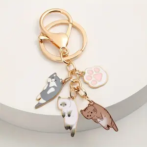 Cute Three Little Cats Keychain, Adorable Cat Paw Design, Dripping Oil Finish, Perfect Gift for Cat Lovers, Unique Key Accessory