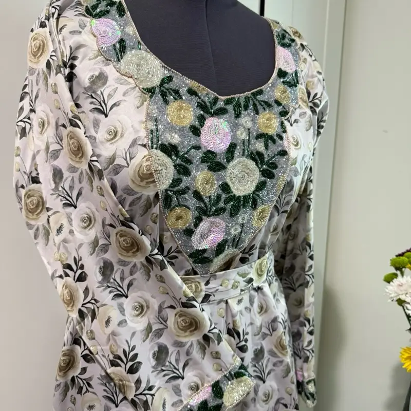 Flowers Mukhawara - Floral Design Product as shown in the Image