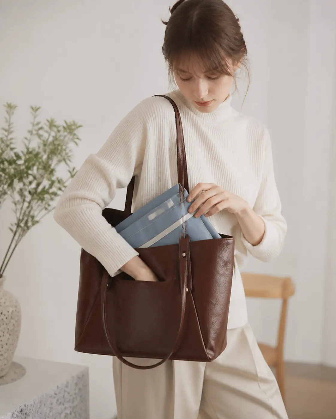 Felt Tote Bag Organizer Insert with Multi Pockets Lightweight Purse Shaper Handbag Liner Storage for Travel Cosmetic Everyday Use