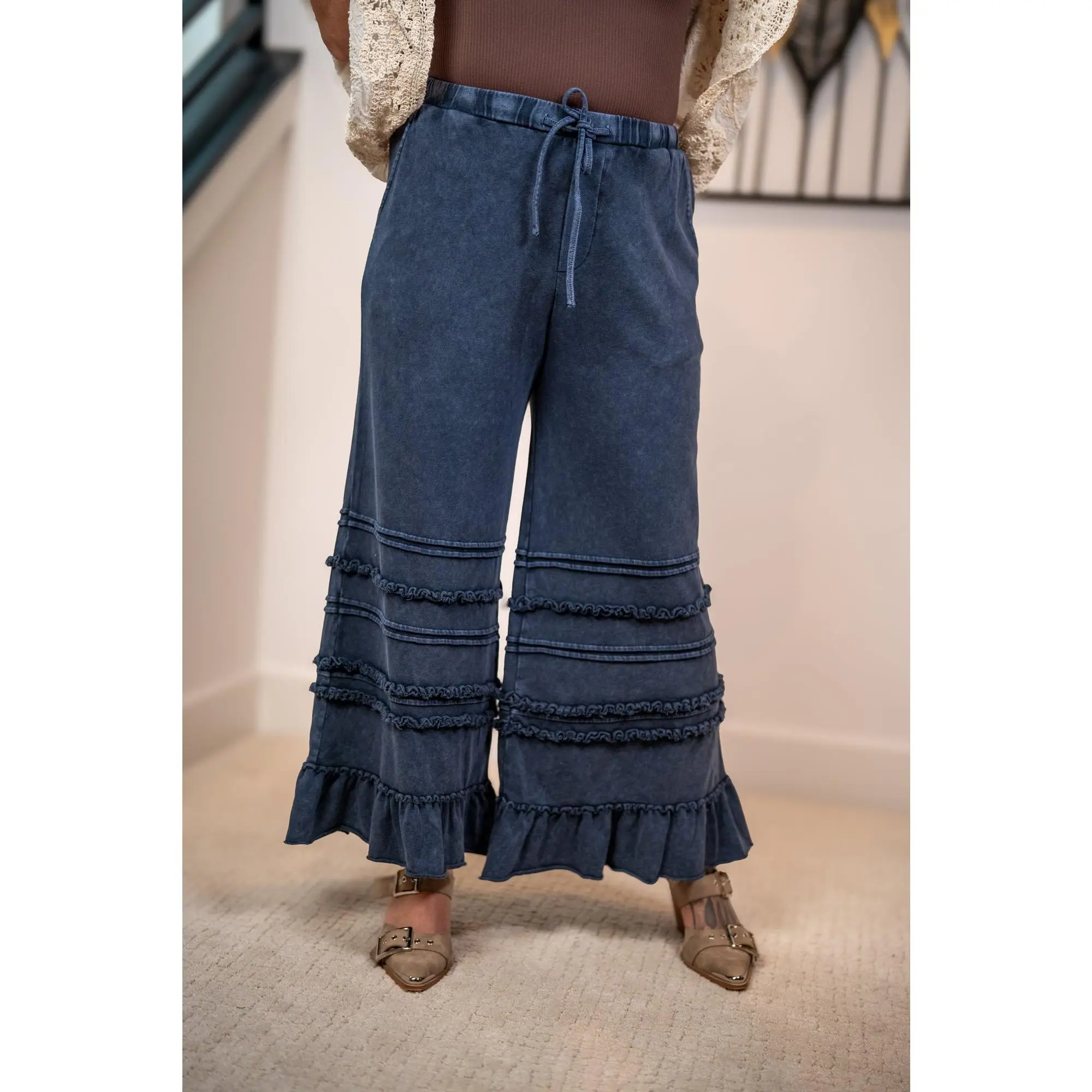 Midnight Ruffle Wide Leg Cropped Pants – Easel