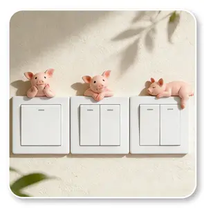 Cartoon pink pig mini decorative ornament, 3Pcs/Set resin switch base ornament, cute pig ornament for decorating bedrooms, living rooms, and study rooms, Christmas gift
