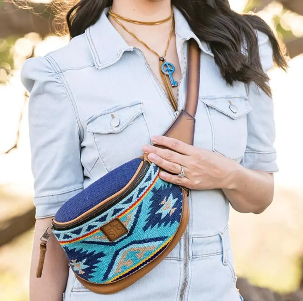 Women's Vintage Western Style Belt Bag, Woven Aztec Serape Purse with Full Grain Leather Accents and Adjustable Strap, Vintage Western Style Women's Handbags, Folk Women's Handbags