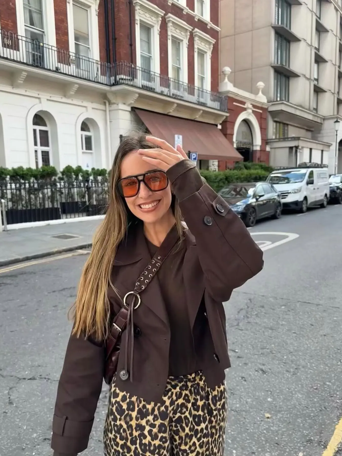 Trendy Fashion Casual Twin-Button Short Trench Coat, Stylish Outerwear for Everyday Wear, Perfect for Layering and Versatile Jackets